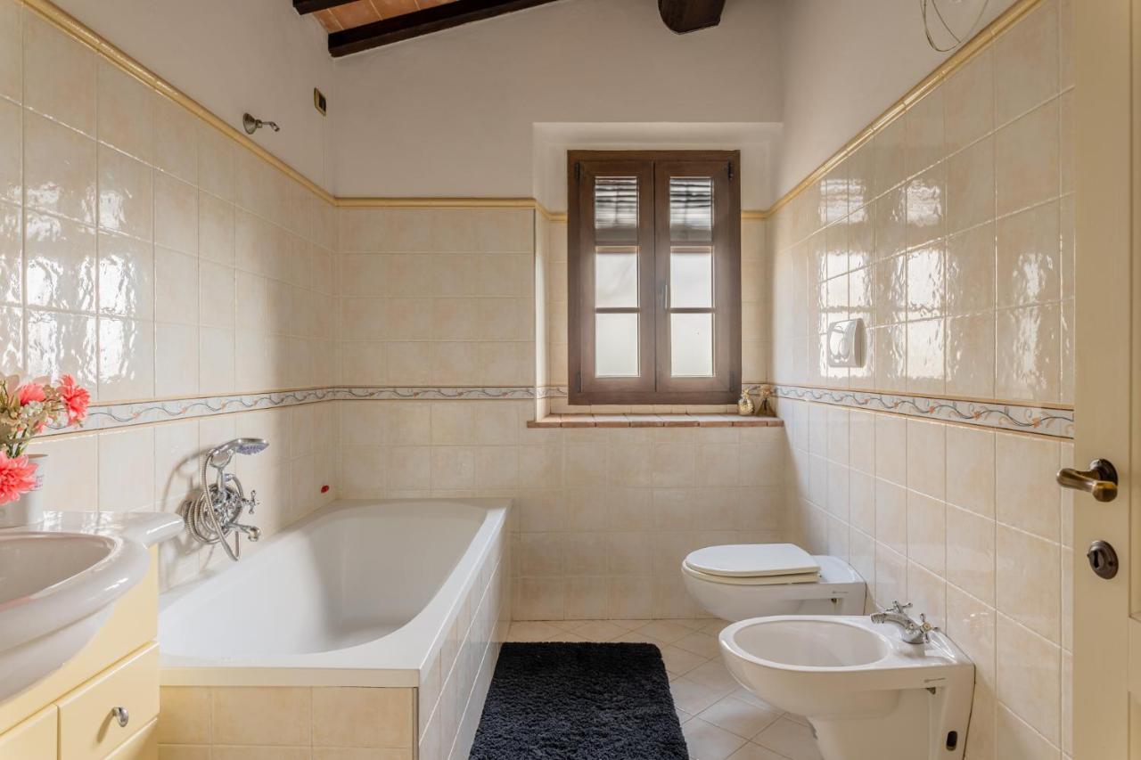 Casa Vecchia Rooms And Parking Gambassi Terme Exteriér fotografie